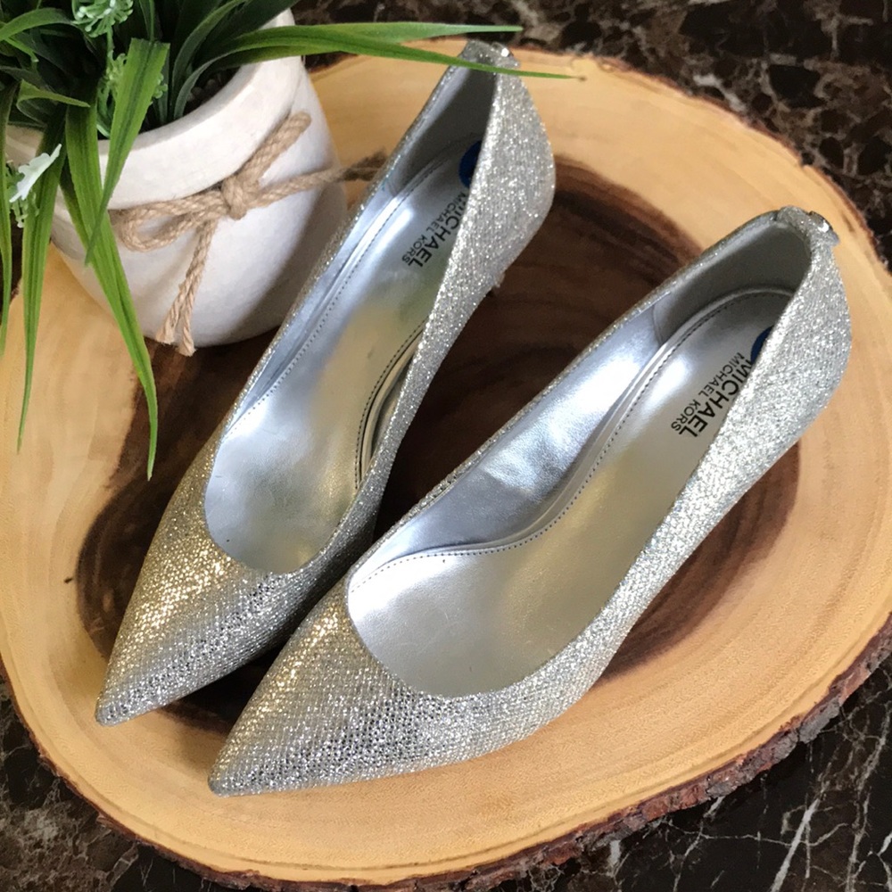 NWOB Michael Kors silver shimmer pumps size 7.5